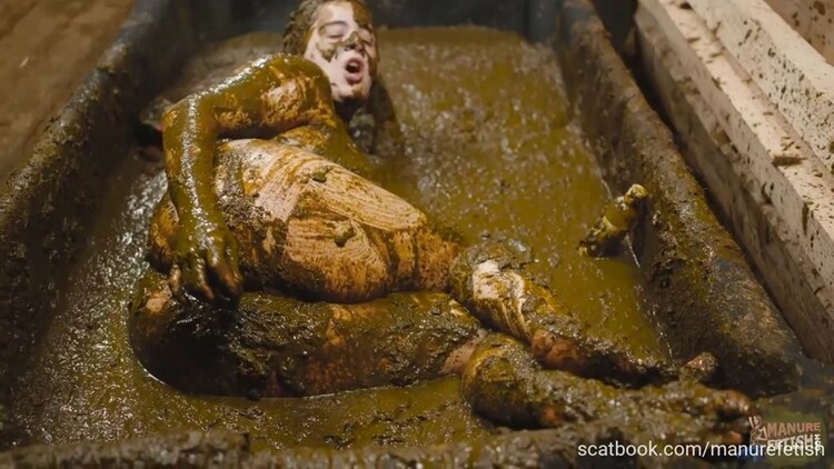 frankys time in the manure basin - lyndra lynn cleaning ends in a mess 2022 (FullHD)