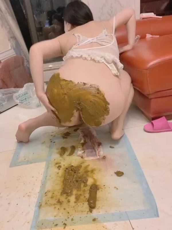 Longbao Chinese Woman, Enema and Ass Covered in Shit. P1 2025 (SD)