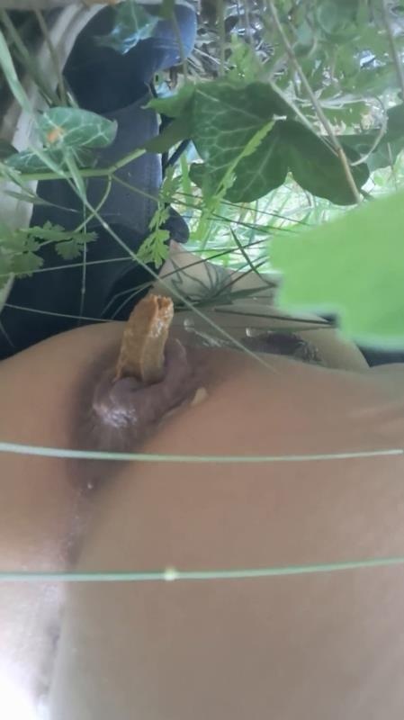 In the heart of Nature Outdoor Pooping P1 2025 (FullHD)