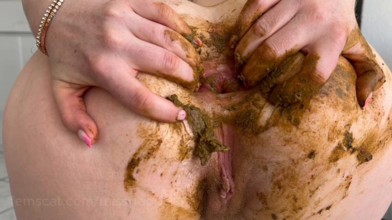 A stranger I met in the naturist area of Cap d'Agde 2025 - MissPoop (2K)