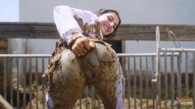 Going Crazy In Pigshit 2025 - Kaitlyn Katsaros (FullHD)