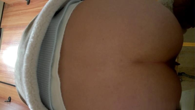 Hidden Camera Squat WC – Asian Girl White Socks Pee Close-Up P1 2026 (FullHD)