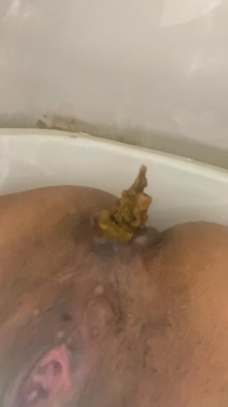 IN PAJAMAS AND SHITTING IN CLOSEUP 2026 - ANOOK84 (SD)