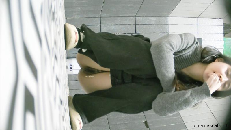 Black Pants Down, Chinese Girl Pees P1 2026 (2K)